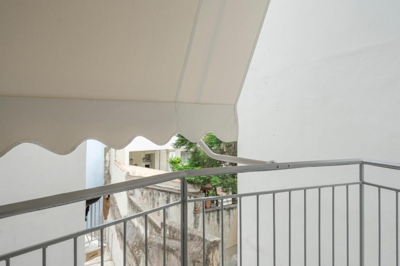 Luxury Studio Apartment In The Heart Of Афины Экстерьер фото