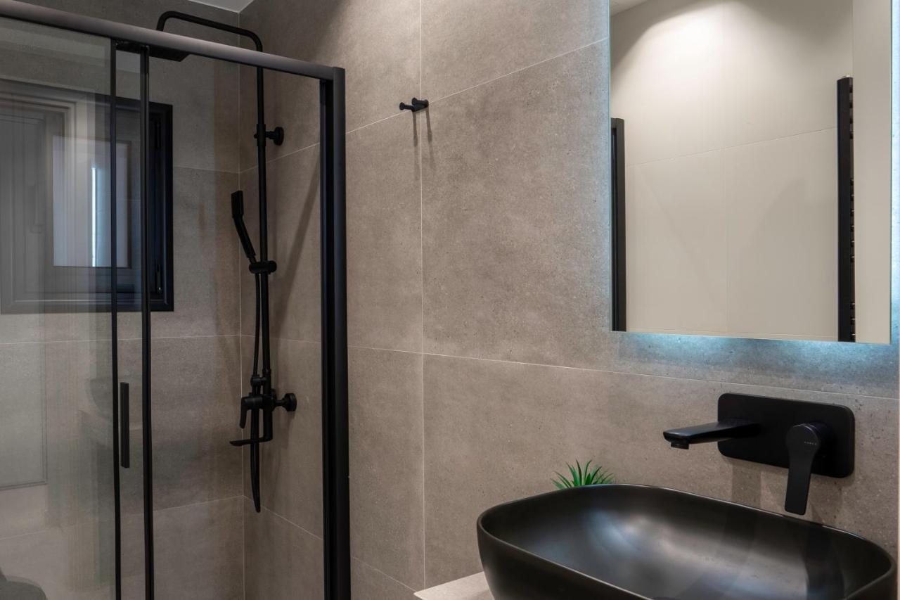 Luxury Studio Apartment In The Heart Of Афины Экстерьер фото
