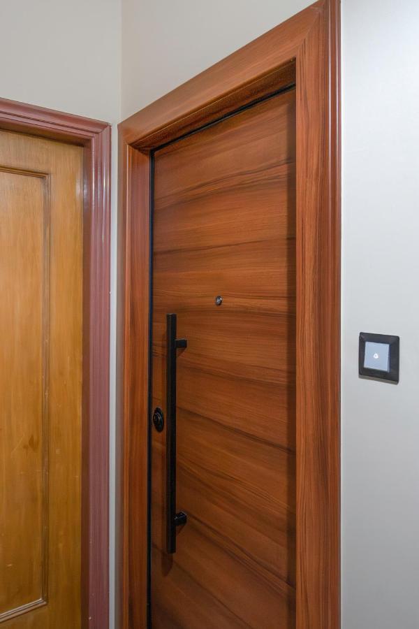 Luxury Studio Apartment In The Heart Of Афины Экстерьер фото